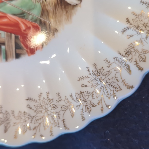 Vintage "Christ The Savior Is Born" Sanders Mfg. 23K Christmas Collector Plate - Picture 3 of 4
